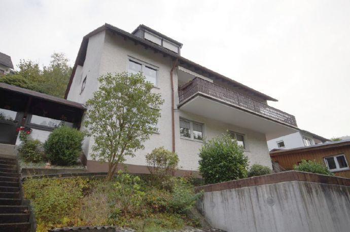 Ein- bzw. Zweifamilienhaus mit Einliegerwohnung und 4 Garagen in ruhiger Höhenlage von Altena Kreisfreie Stadt Darmstadt