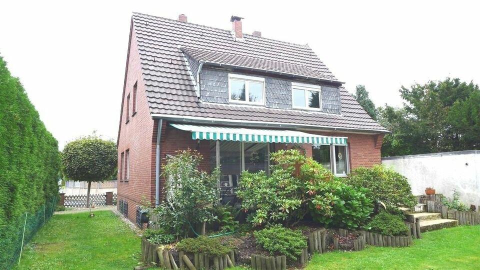 Gelegenheit in Kaarst: Ein-/Zweifamilienhaus, ruhig gelegen auf großem Grundstück Nordrhein-Westfalen