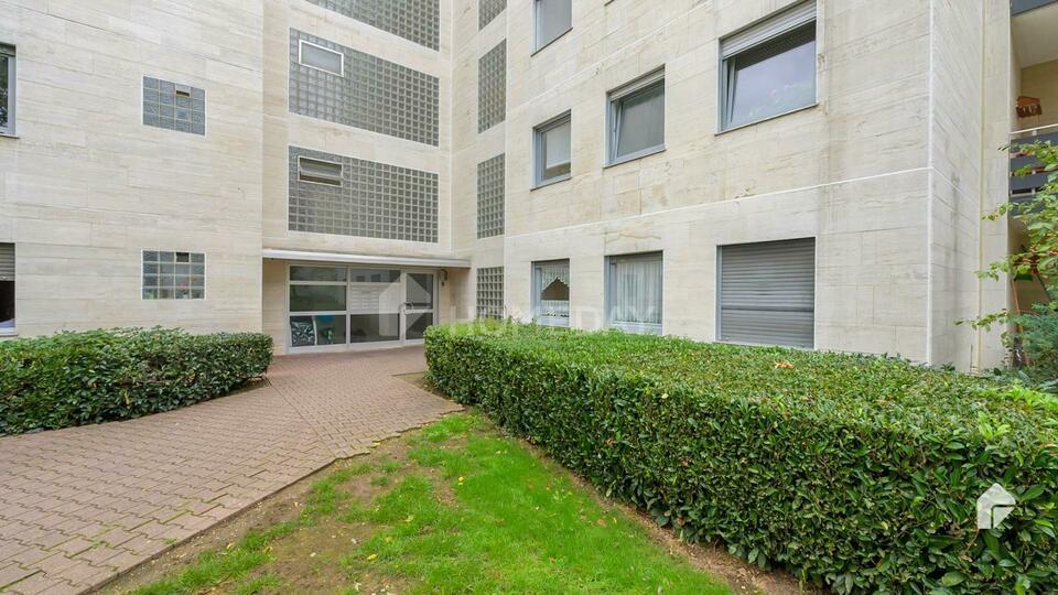 Gut aufgeteilte 4-Zimmer-Wohnung mit Balkon und 2 TG-Stellplätzen in Bergheim-Zieverich Nordrhein-Westfalen