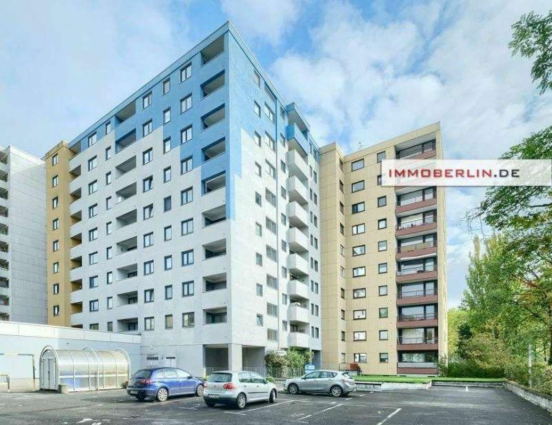 IMMOBERLIN.DE - Frisch renovierte Weitblick-Wohnung mit Westloggia in naturnaher Lage Berlin
