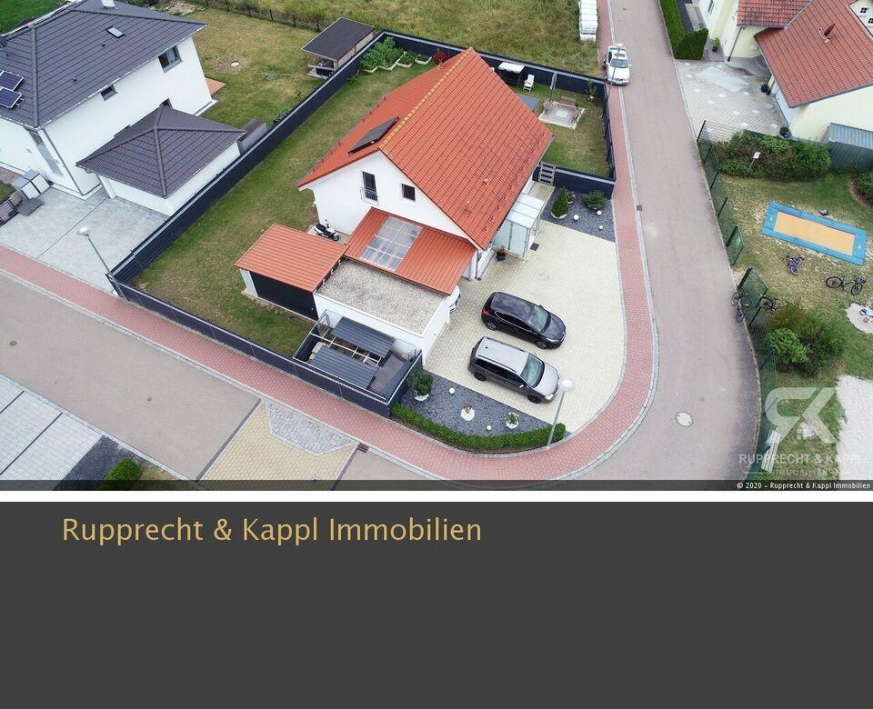 Neuwertiges Einfamilienhaus mit Garten, Terrasse und Garage in einer Neubausiedlung Schnaittenbach's Schnaittenbach