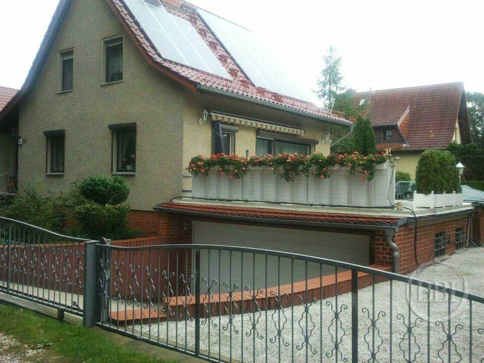 WATER-RICH RAHNSDORF: SINGLE-FAMILY HOUSE WITH A POOL + UNDERGROUND GARAGE ON A WONDERFUL PLOT Köpenick