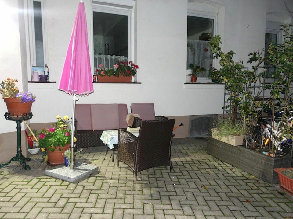 2 8 9. 0 0 0,- für 4 Zimmer 9 7 qm Wohnung + BALKON + TERRASSE im Innenhof in ruhiger Wohnlage Südstadt