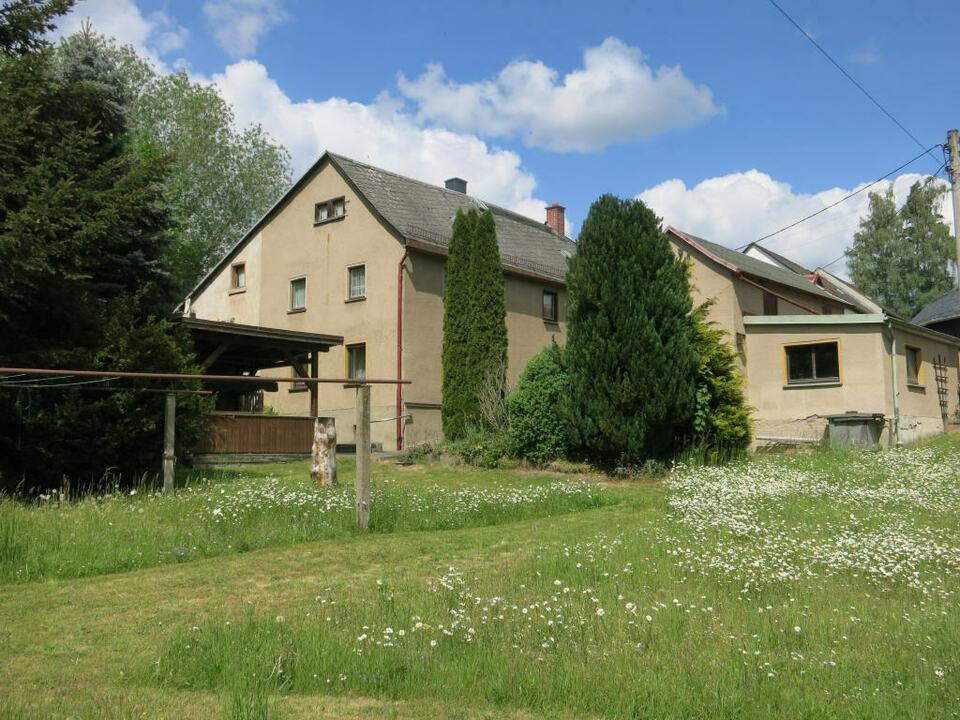 Großzügiges Wohnhaus in Dorflage - mit Garage und Nebengelass! Schönberg