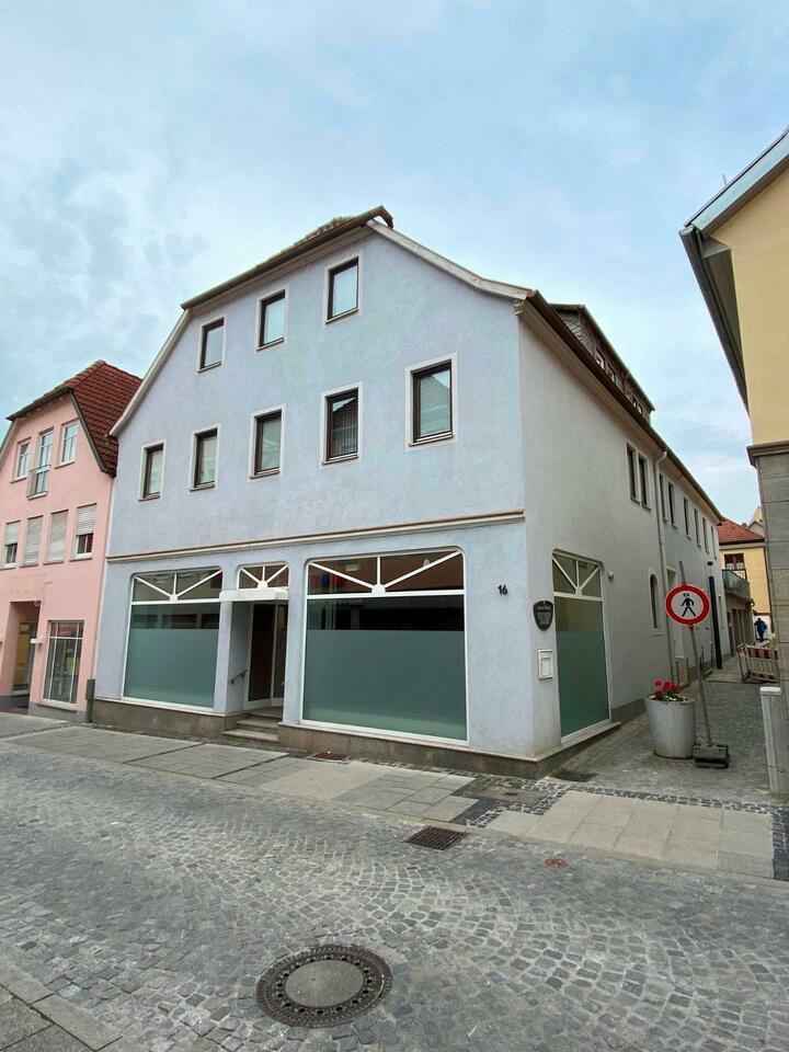 Wohnhaus mit 2 Wohnungen und Gewerbeeinheit in Bad Neustadt-Innenstadt Bad Neustadt an der Saale