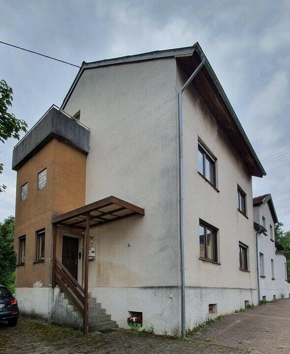 Zweifamilienhaus mit Renovierungsbedarf in zentraler Lage von St. Wendel Sankt Wendel