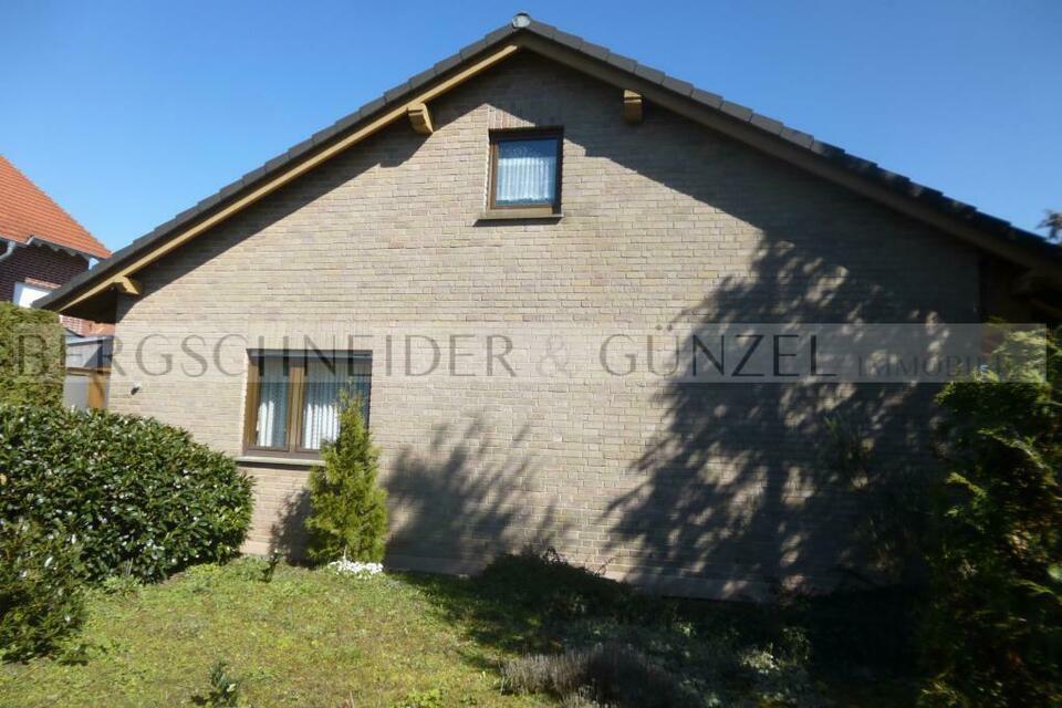 **Einfamilienhaus mit Garage und großem Garten in Scherfede** Nordrhein-Westfalen