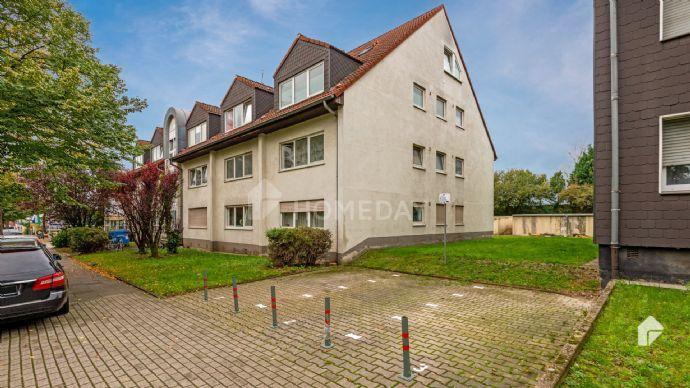 Vermietete Dachgeschosswohnung mit 2 Zimmern und Wannenbad in Weierheide Alt-Oberhausen