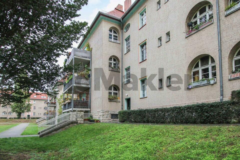 Sichere Kapitalanlage: Vermietete 4-Zimmer-Wohnung mit Balkon und eigener Parkanlage in Spandau Berlin