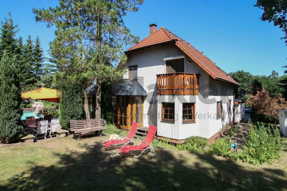 Einfamilienhaus mit Sauna, Pool, Photovoltaik, Brunnen, Erdwärme und Zisterne in ruhiger Wohnlage Radebeul