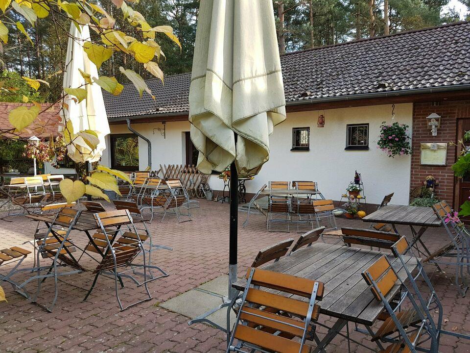Angeboten wird eine Gaststätte in waldreichender Umgebung Borkwalde