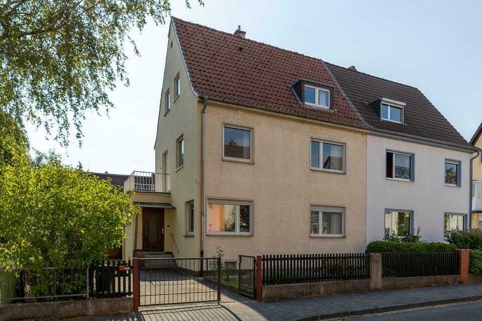 Mainz-Oberstadt : Doppelhaushälfte mit dem Lebensgefühl der Goldenen 20er auf schönem Grundstück Rheinland-Pfalz