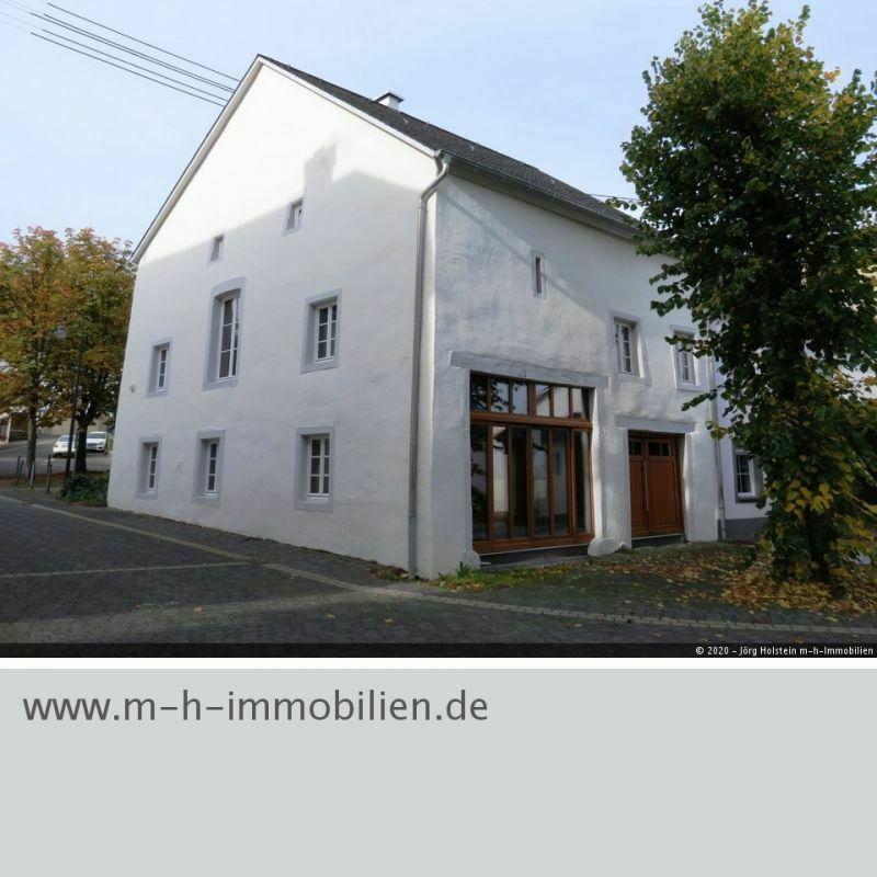 m-h-Immobilien: Altes Schulhaus im Ortskern | um 1800 erbaut | teilsaniert Aach