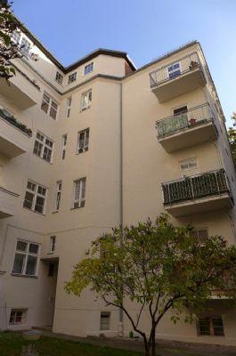 ruhige Altbauwohnung mit Balkon Steglitz