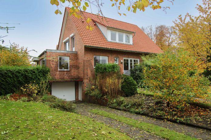 Gehobener Wohnkomfort für Familien: 9-Zi.-Klinkerhaus auf einem Erbbaugrundstück Lüneburg