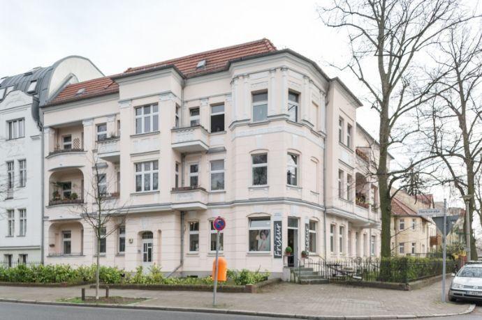 Altbauwohnung mit Balkon in Pankow-Wilhelmsruh " Unsaniert" Zepernicker Straße