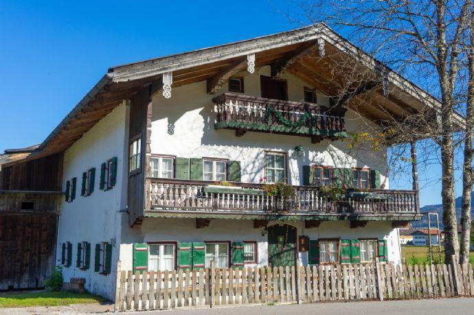 Ideal für Pferdehaltung! Historisches, bäuerliches Anwesen mit Zuhäusl in den Chiemgauer Alpen! Kreisfreie Stadt Darmstadt