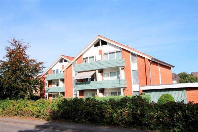 Kleine 1-Zimmer-Eigentumswohnung mit Investitionsbedarf im Dachgeschoss einer Wohnanlage Dänischenhagen