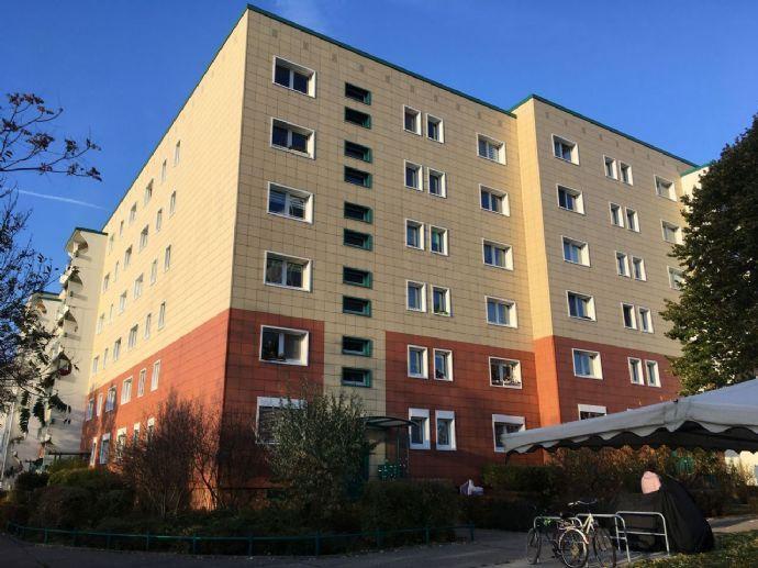 Bezugsfreie, top-renovierte 4-Zimmer-Wohnung in Hohenschönhausen Berlin