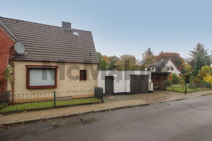 Charmante DHH mit Terrasse, Garten u. Garage in bester, familienfreundlicher Lage zum Modernisieren Bremerhaven