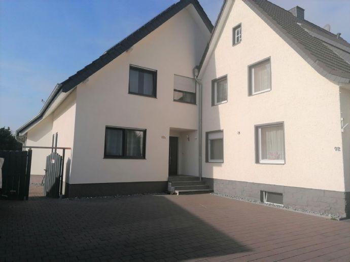 2 Einfamilienhäuser auf 1521m² großem Grundstück, mit großer Garage und Außenpool in Mastholte Kreisfreie Stadt Darmstadt