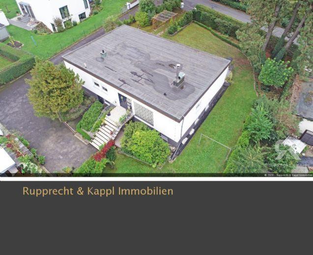 Gemütliches Einfamilienhaus mit großem Grund, eigenem Teich und Garage in Pechbrunn Kreisfreie Stadt Darmstadt