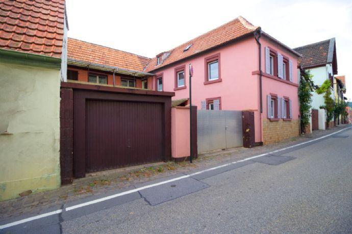 Sanierungsbedürftiges Wohnhaus in klassischer "Pfälzer Haus-Hof-Bauweise" Bad Dürkheim