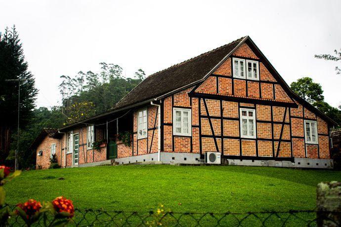 Wohnhaus und Landwirtschaftsflächen in Mistorf Kreisfreie Stadt Darmstadt