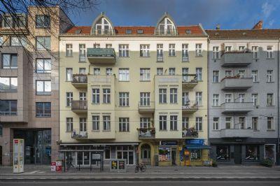 Schöne Wohnung mit Stuckelementen im Szenekiez Berlin