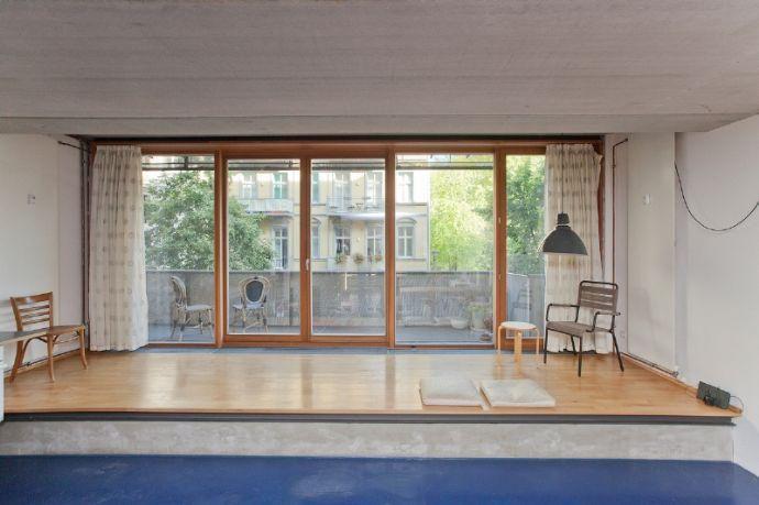 bezugsfreie loftwohnung mit 2 terrassen aufzug EBK choriner strasse Berlin
