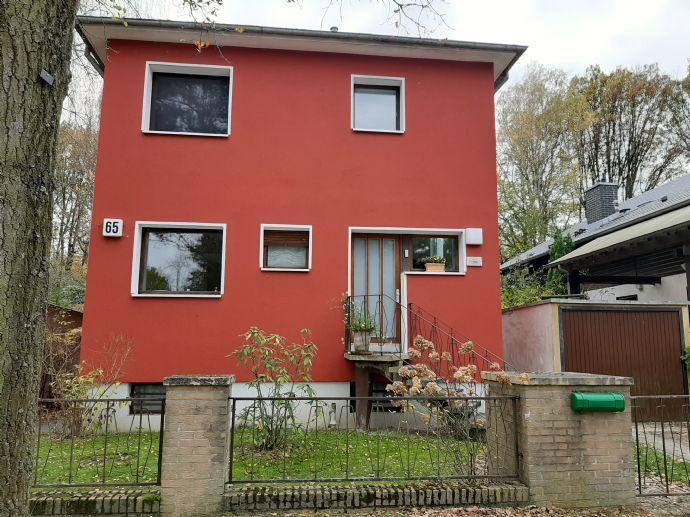 Sanierte 6-Zi-Doppelhaushälfte mit Garage in ruhiger Lage direkt am Tegeler Forst Berlin