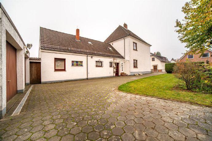 Sehr gepflegtes 2-Familienhaus, optionell erweiterbar auf 3 Wohnungen, in ruhiger Lage von HB - Rönnebeck! Bremen