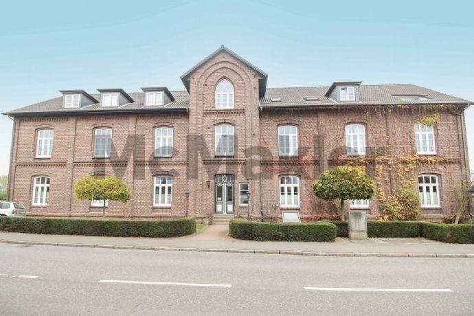 Helle, geräumige Wohnperle: DG-Wohnung in Moorrege Kreisfreie Stadt Darmstadt