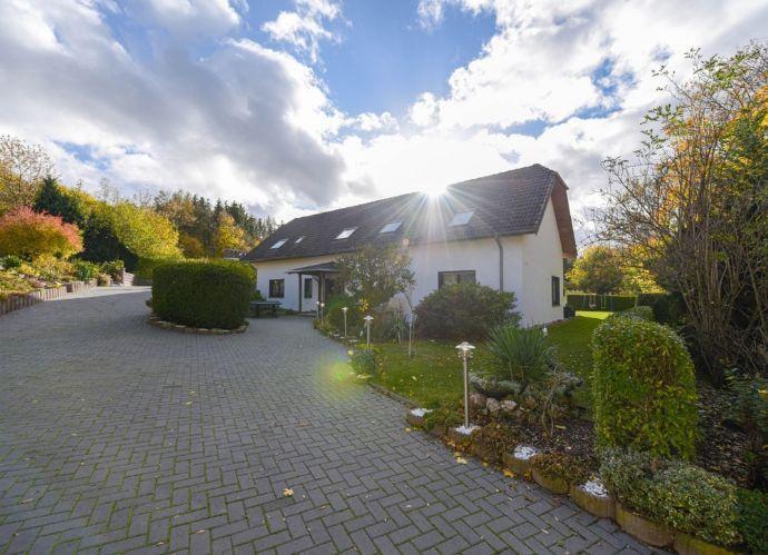 Zweifamilienhaus auf großzügigem Grundstück in Waldrandlage! Kreisfreie Stadt Darmstadt