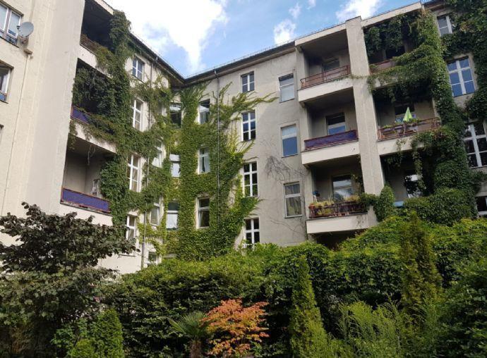Ruhiglage in Schöneberg nahe Winterfeldtplatz: 3-Zimmer-Altbauwohnung mit Balkon zum Garten Berlin