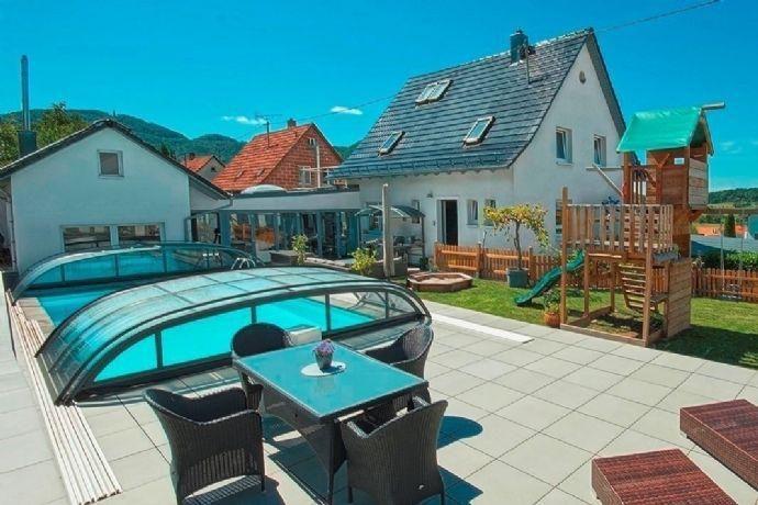Luxuriöses Einfamilienhaus mit Pool und Wellnessbereich Reutlingen