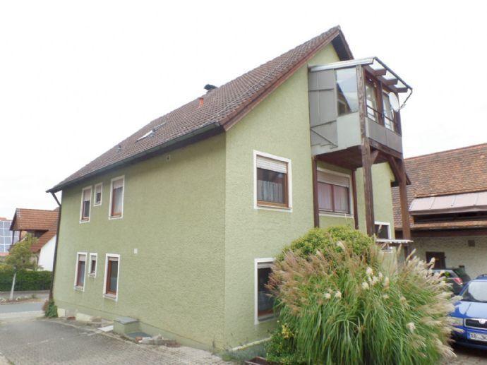 * Gemütliche 2 Zimmer-Dachgeschoss-Wohnung mit Balkon und Stellplatz in Ottensoos Kreisfreie Stadt Darmstadt