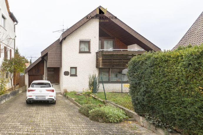 Attraktives Zweifamilienhaus inklusive Garten, Balkon und Garage in ausgezeichneter Lage Köngen