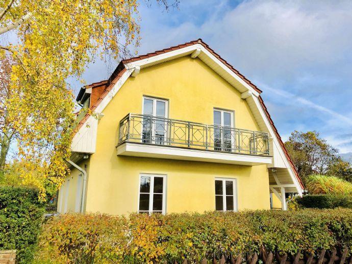 Sehr großes & gepflegtes Ein-/Zweifamilienhaus mit zwei Balkonen in idyllischer Lage Berlin