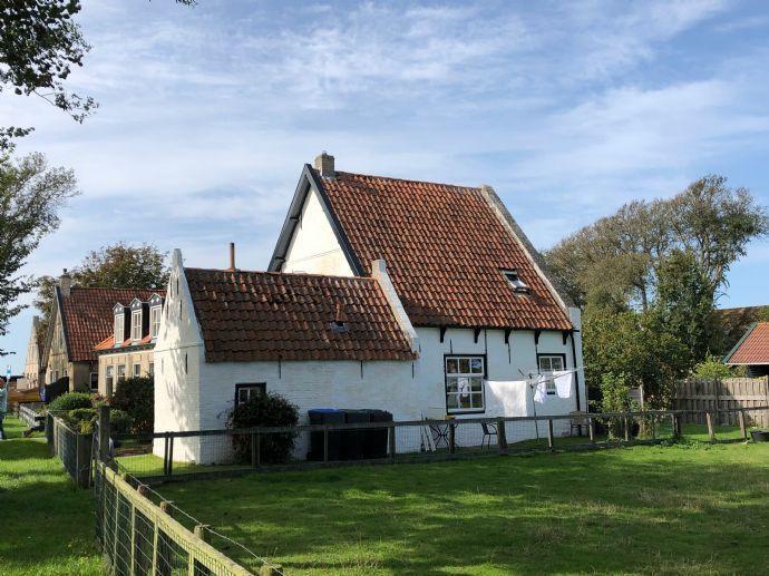 Zweifamilienhaus mit Nebengebäude in Pirmasens Pirmasens