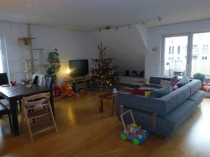 Kapitalanlage!!! Schöne vermietete 3-Zimmer-Wohnung mit Galerie und Dachterrasse Köln