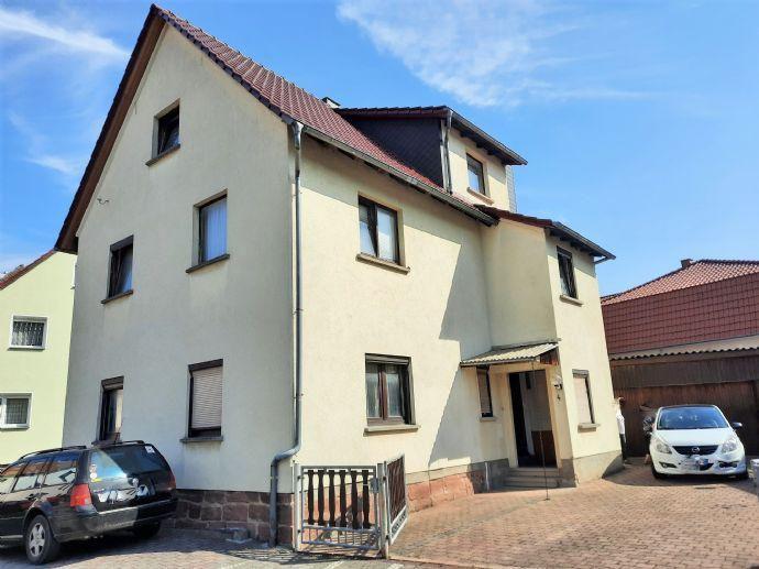 2 Familienhaus, Doppelgarage, dirverse kleine Nebengebäude. Kreisfreie Stadt Darmstadt