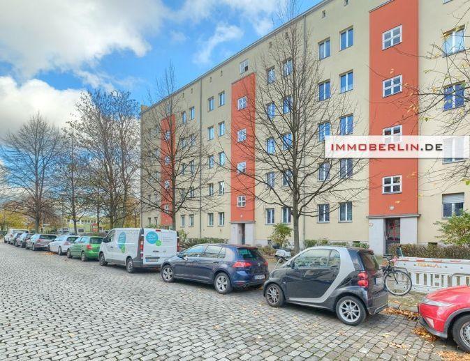 IMMOBERLIN.DE - 2020 renovierte Wohnung mit Loggia beim Volkspark Friedrichshain Berlin