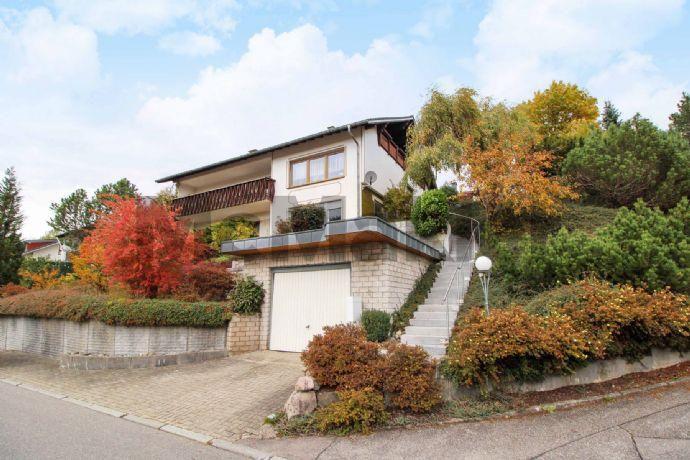 Schönes Architektenhaus mit Einliegerwohnung, großem Garten u. Garage in St. Georgen Sankt Georgen