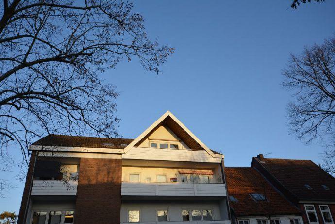 Variablel, gepflegt, zentral - Dachgeschoss-Etw mit Sonnen-Loggia Celle