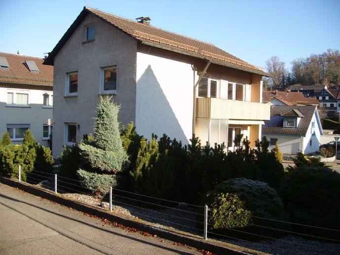 ERSINGEN - Älteres gemütliches Einfamilienhaus zu verkaufen - Ideal für Handwerker Kämpfelbach