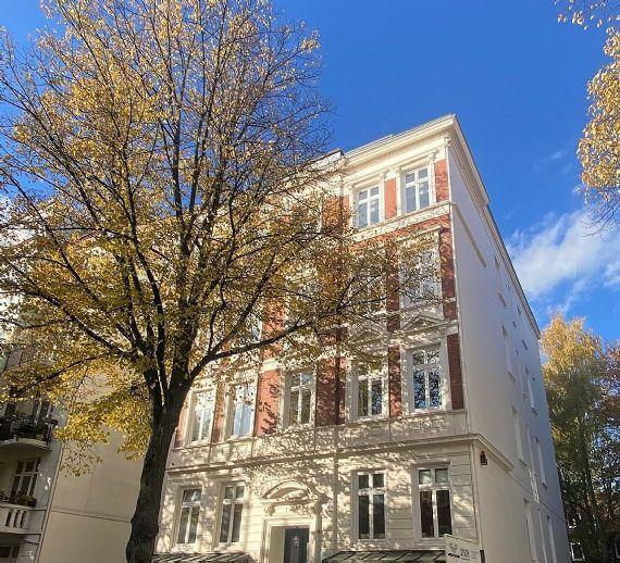 Wunderschöne 3,5 Zimmer-Jugendstilwohnung mit großzügigem Balkon, Fahrstuhl und Garage Hamburg