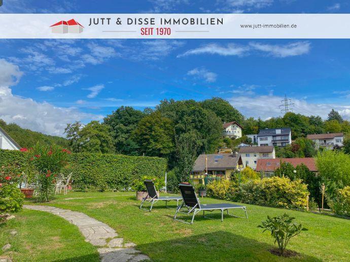 Freistehendes Einfamilienhaus mit großem Garten und zwei Garagen in Gaggenau Kreisfreie Stadt Darmstadt