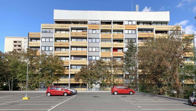 Gut geschnittene und helle 4-Zimmer Wohnung mit 2 Loggien und TG-Stellplatz Mainz-Kostheim