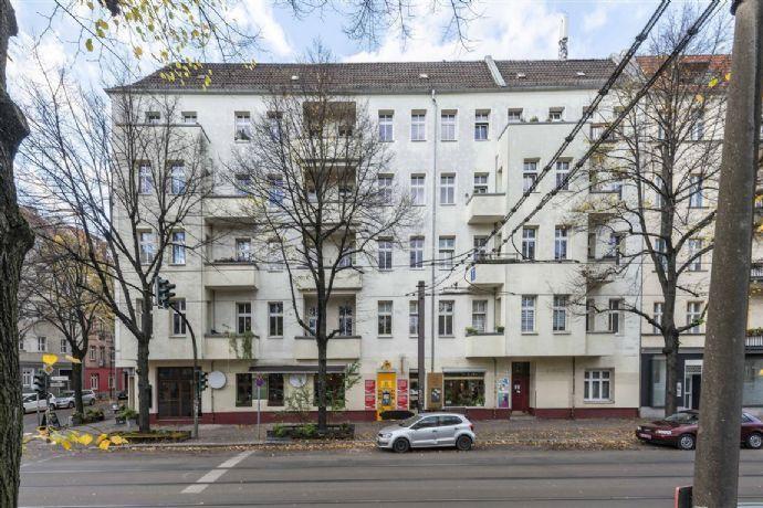 Top-Wohnung zur Kapitalanlage Schöner Altbau mit Balkon -vermietet- Berlin